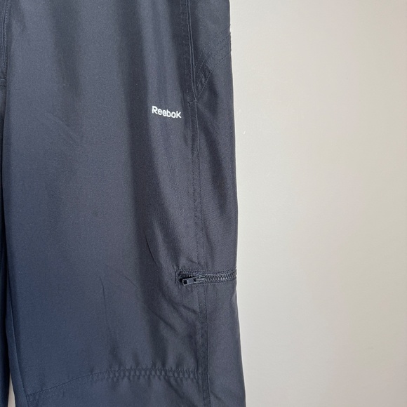 Reebok Men's Performance‎ Track Style Capri Pants Black Small Athleisure Hiking - Picture 2 of 16